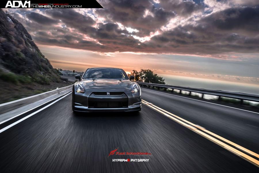  Nissan GT-R on ADV.1 Wheels (ADV50MV1SL) 2015 года  (фото 8 из 36)